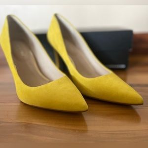 Kenneth Cole Bright Yellow Riley Pump Size 8